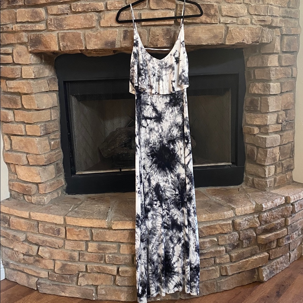 Bear Dance black and white tie-dye spaghetti strap maxi dress with back slit. L